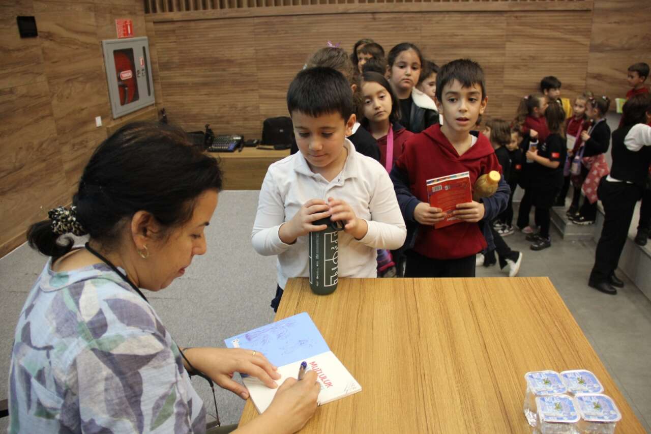 Muğla Büyükşehir Belediyesi, Yazar Pelin Güneş’i Çocuk Okurlarla Buluşturdu 3